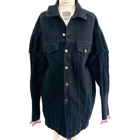 NWOT CIRCUS HOTEL Oversized Denim Jacket Crochet Sleeves in Black Size XS - Picture 2 of 16
